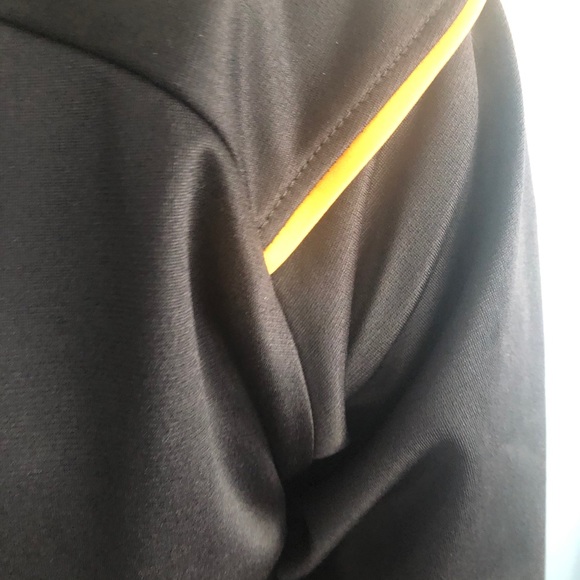 Brand new men’s Boston Bruins quarter zip - Picture 15 of 15